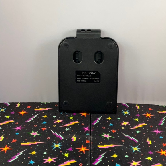 Insignia  - Compact Travel Stand for Nintendo Switch - Picture 2 of 8